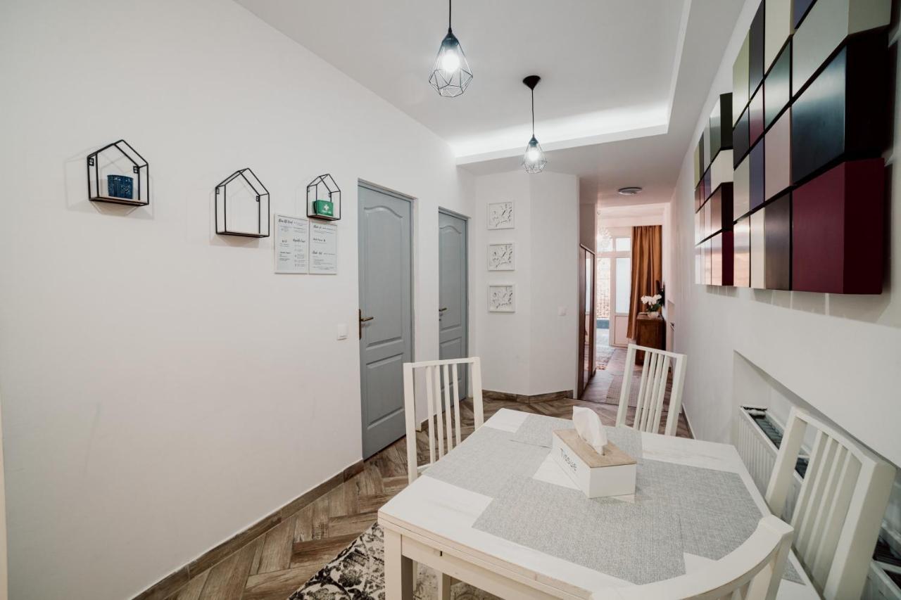 Garden Apartament Petrila Экстерьер фото