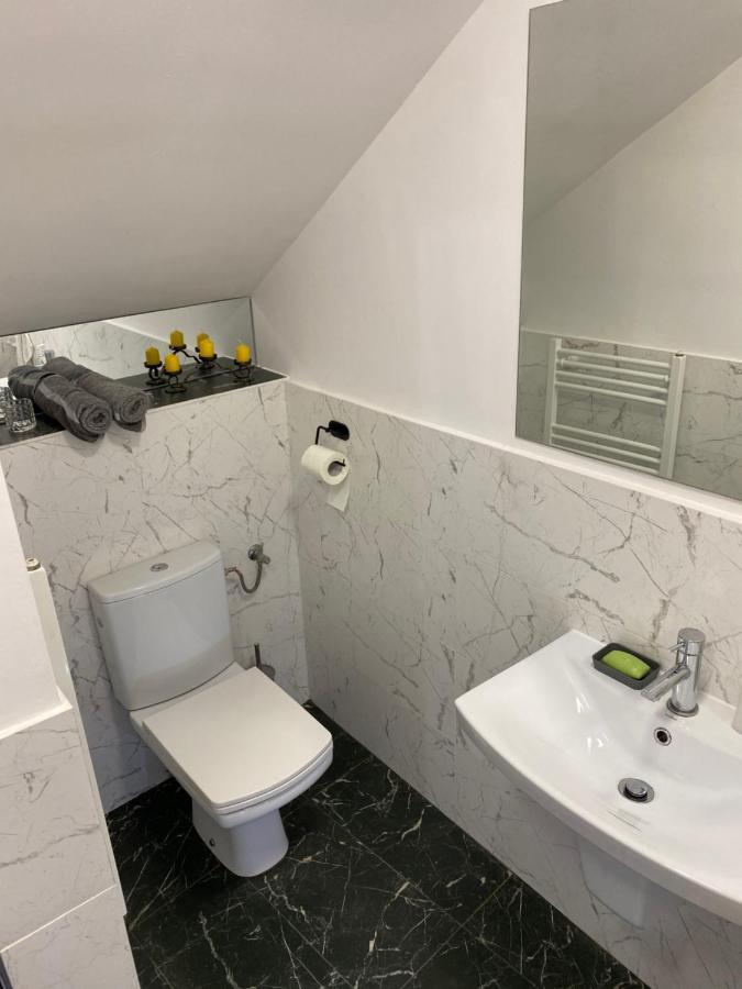 Garden Apartament Petrila Экстерьер фото