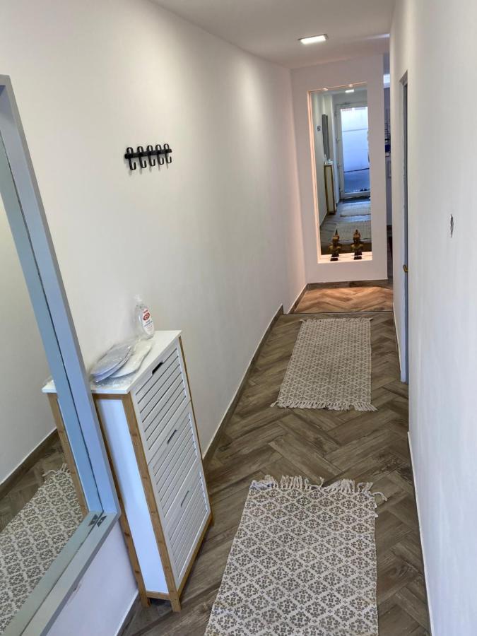 Garden Apartament Petrila Экстерьер фото
